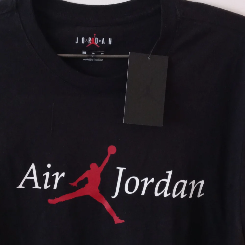 BRAND NEW AIR JORDAN ACTIVE TEE